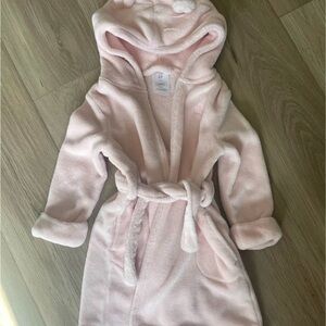 GAP Plush Hooded Kids Bath Robe in Light Pink